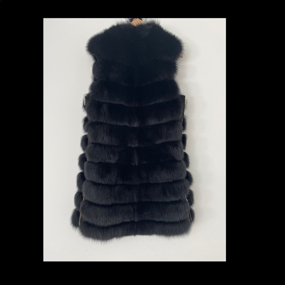 Women’s Black Fox Fur Vest Size 6 – Luxury Outerwear, Excellent Condition - Picture 5 of 9